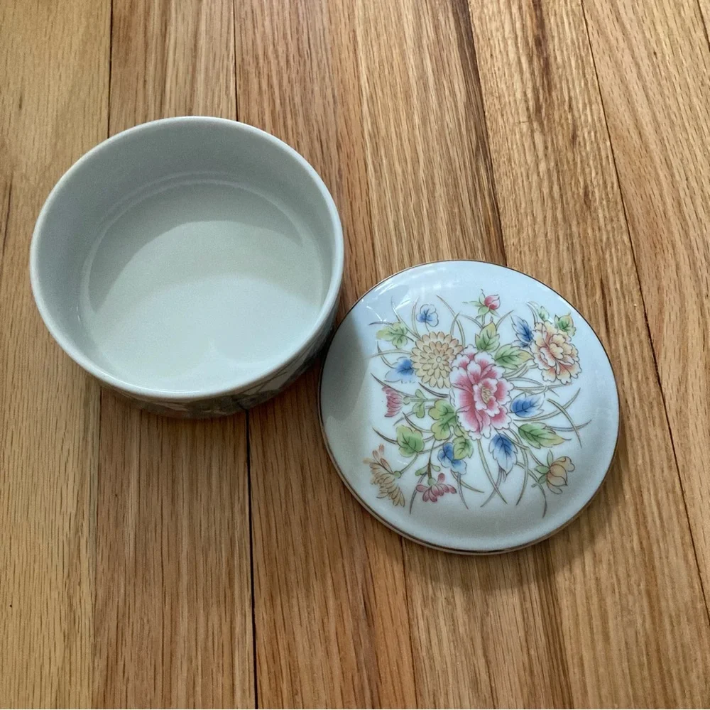 NWT Vintage Laudel for Macys Porcelain Made in Japan Tea/Candy/Trinket Box w Lid